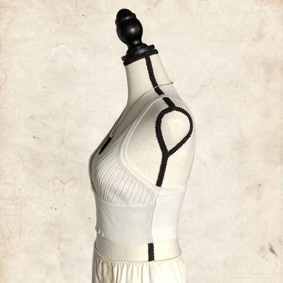 White Ribbed Crop Top - Picture 2 of 9